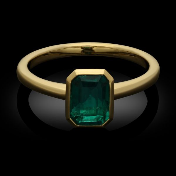 1.02ct Colombian Emerald 18ct Yellow Gold Bezel Set Solitaire Ring