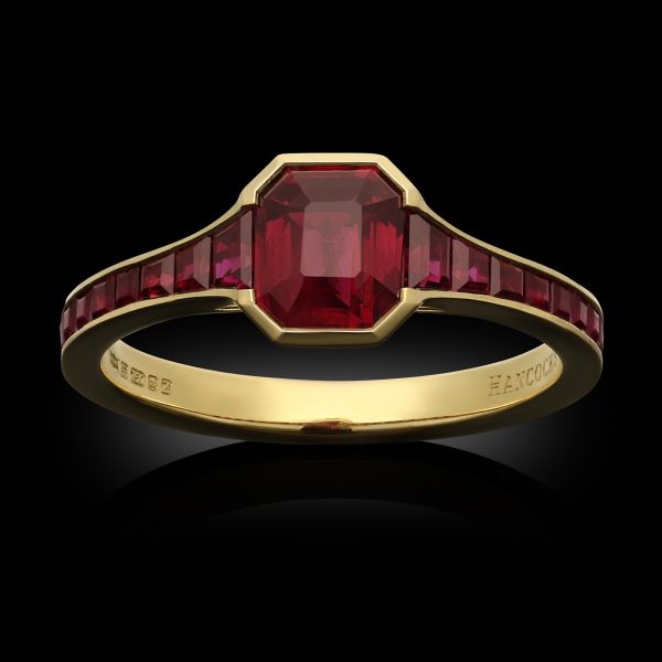 1.05ct 'Pigeon's Blood' Ruby and 18ct Yellow Gold Ring