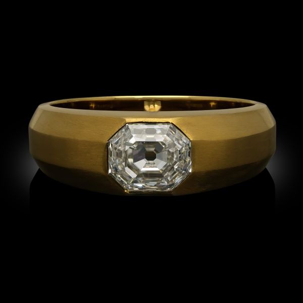 1.50ct Antique Asscher Cut Gypsy-Set Ring in 22ct Gold
