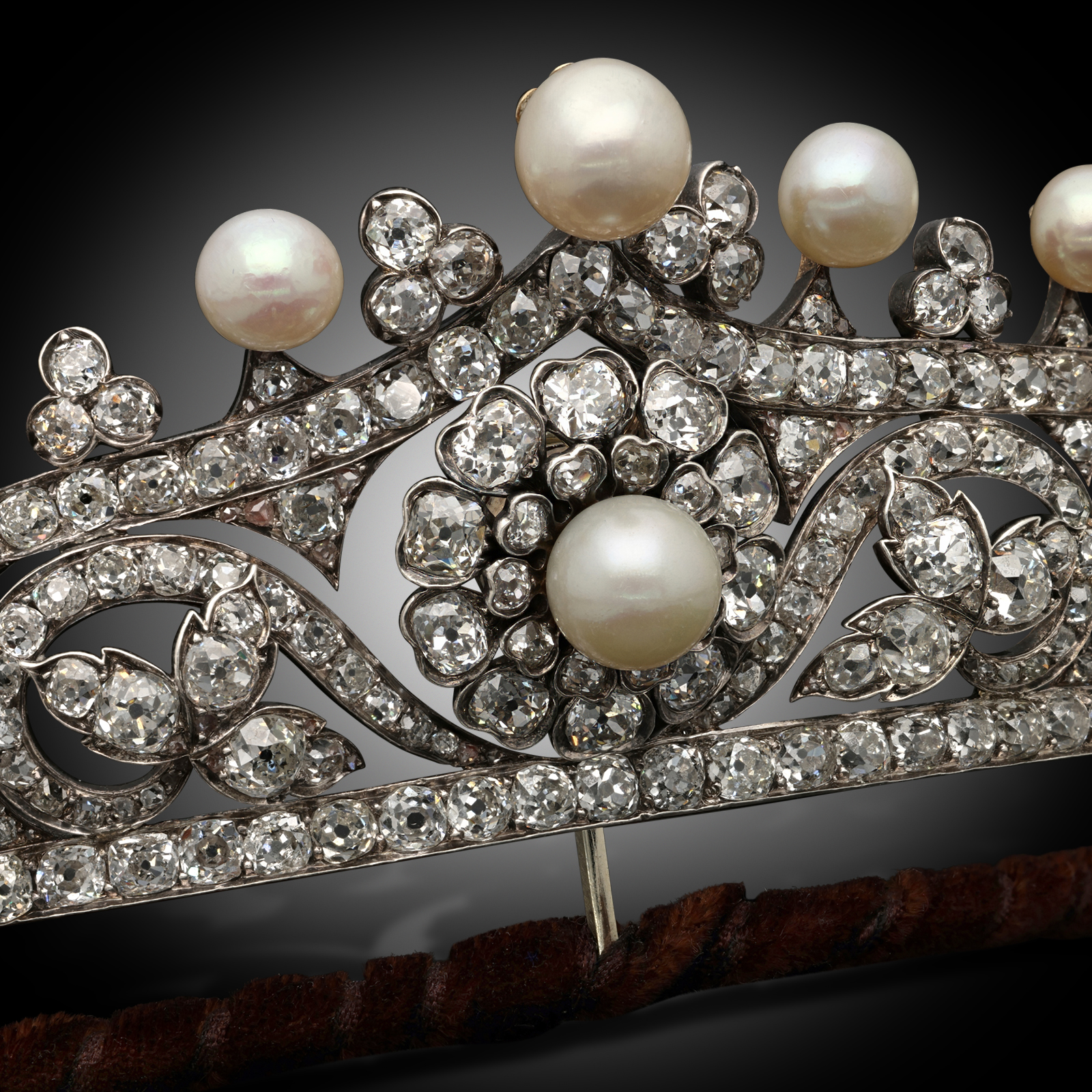 Diamond Tiara Bonhams : CARTIER: THE ASTOR TURQUOISE AND DIAMOND TIARA, 1930 main image 3